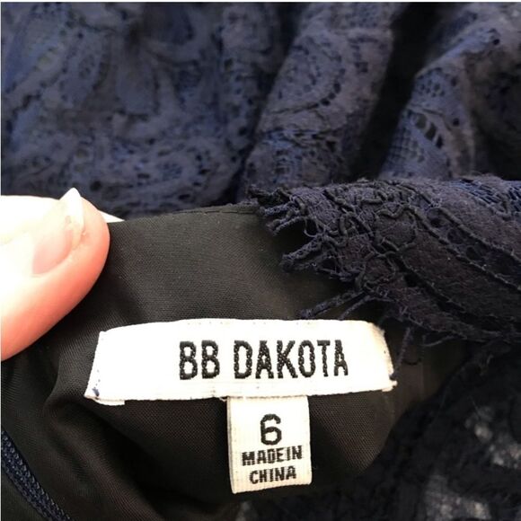 NWT BB Dakota Navy Lace Dress Size 6 - Picture 5 of 8